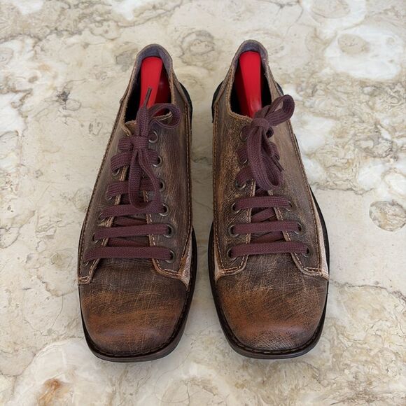 John Fluevog Tough Loves  Fondly Distressed Leather Lace Up Shoes - Picture 3 of 15